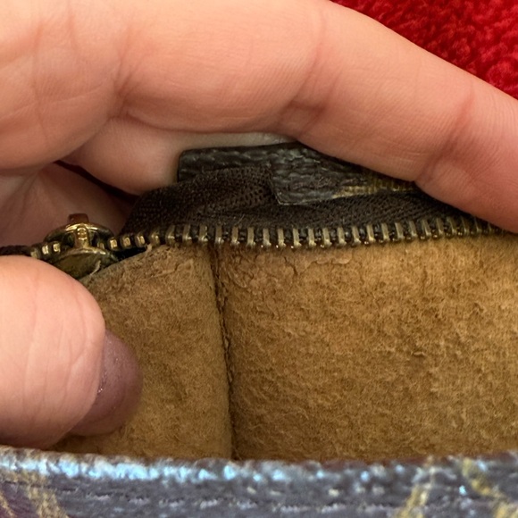 Louis Vuitton Monogram Pochette Small - Picture 10 of 10